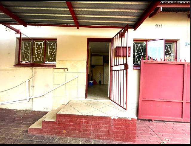 3 BEDROOM HOUSE FOR SALE IN SILVERTON